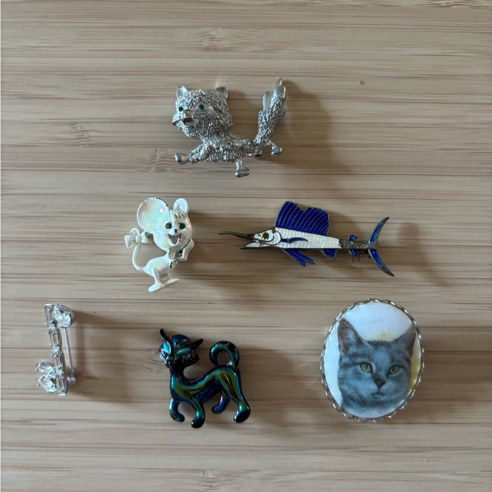 Assorted Animal Brooch Set